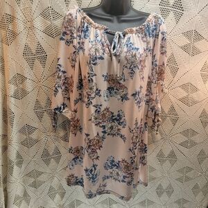 Lily drawstring tie tunic. L-XL. Floral. Half sleeve with slit and tie